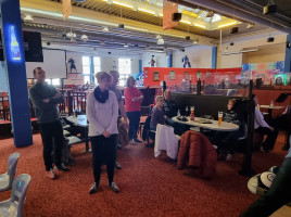 Bikerfreunde am Ball