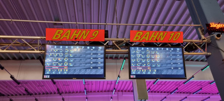 Bikerfreunde am Ball