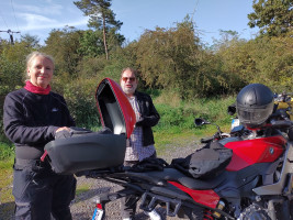 Waffeln, Eis und heiße Kirschen