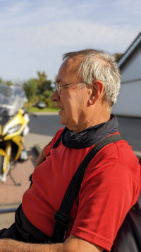 Waffeln, Eis und heiße Kirschen