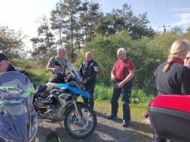 Waffeln, Eis und heiße Kirschen