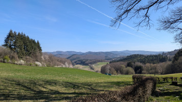 Die Ahr und ihr kleines Gebirge