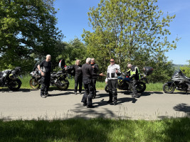 Maienluft schnuppern, die Drei-Täler-Tour