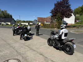 Maienluft schnuppern, die Drei-Täler-Tour