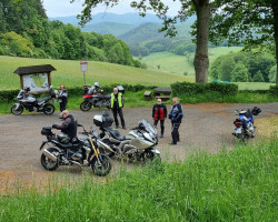 Sonntagsausfahrt in die Eifel zum Cafe zur Tanke in Kail/Mosel