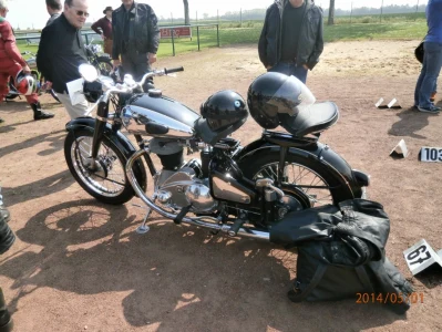 Tour am 1. Mai nach Dom Esch zur Oldtimer Motorrad Rallye