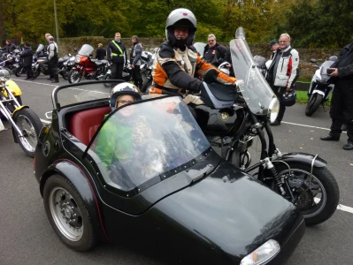 Motorradkorso zum Altenberger  Dom