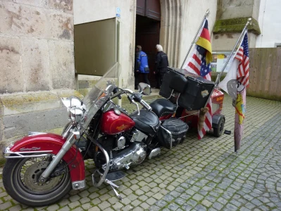 Motorradkorso zum Altenberger  Dom