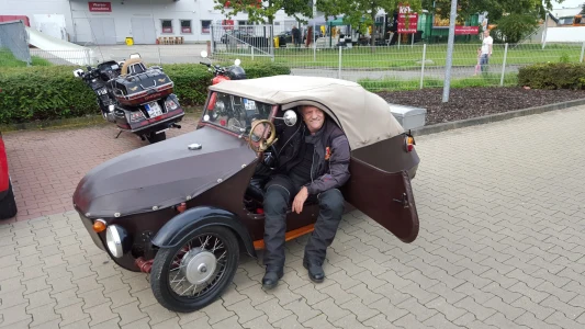 Blümchenpflückertour mit Station in Elsdorf (Wheels in motion), Oberaussem (Oldtimer)