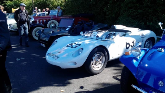Tour zum Oldtimer-Nostalgietag am ADAC Fahrtsicherheitszentrum Grevenbroich