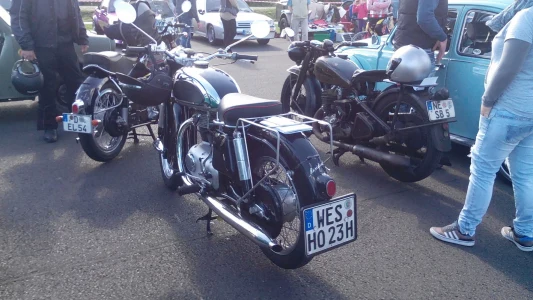 Tour zum Oldtimer-Nostalgietag am ADAC Fahrtsicherheitszentrum Grevenbroich