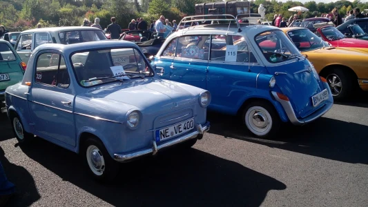 Tour zum Oldtimer-Nostalgietag am ADAC Fahrtsicherheitszentrum Grevenbroich