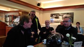 Bikergottesdienst mit Segnung der Maschinen und Fahrer/innen. Anschließend eine kleine Tour zur Schriefersmühle, zu Elly