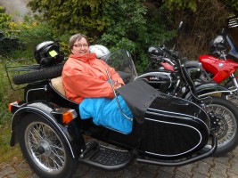 Bikergottesdienst mit Segnung der Maschinen und Fahrer/innen. Anschließend eine kleine Tour zur Schriefersmühle, zu Elly