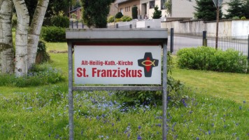 Bikergottesdienst mit Segnung der Maschinen und Fahrer/innen. Anschließend eine kleine Tour zur Schriefersmühle, zu Elly